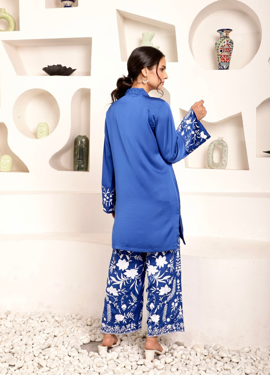 Magnified Queen Blue Pant