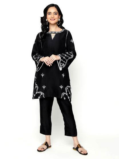 Noir Luxè Kurta