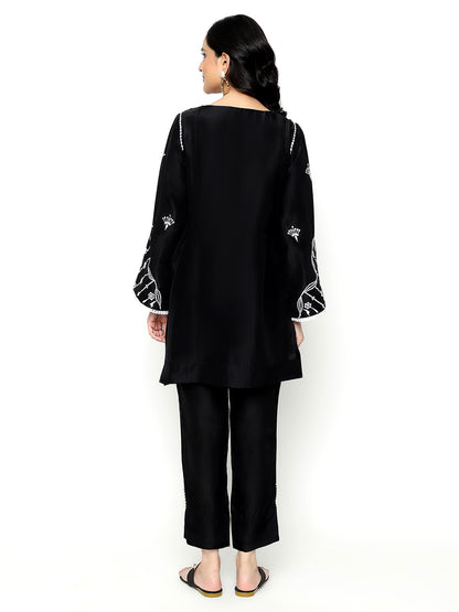 Noir Luxè Kurta